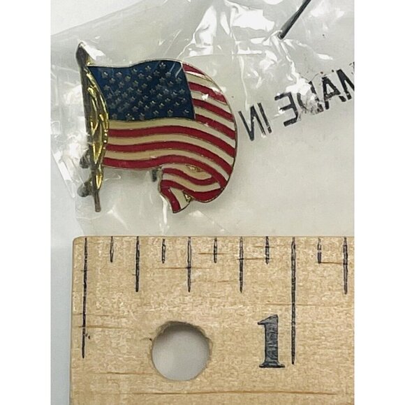 Lot 2 Goldtone Enamel Red White Blue Patriotic American Flag PINBACKS Lapel Pins - Picture 3 of 4